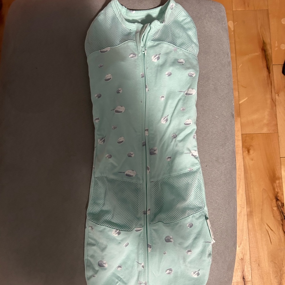 Happiest baby swaddle